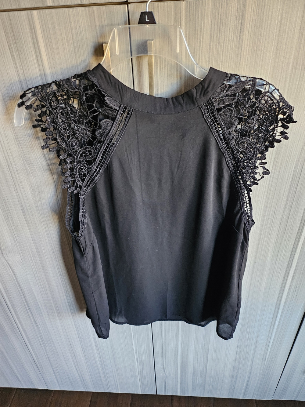 iris Black Lace Cap-Sleeve Camisole